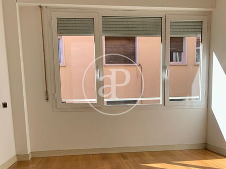 Flat for rent in Calle Antonio Pérez - Photo 4