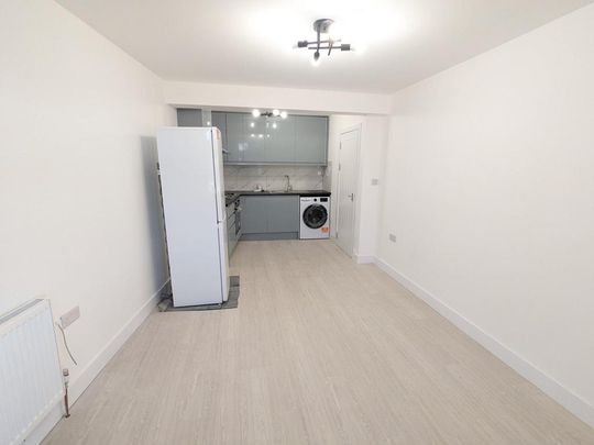 2 bedroom maisonette to rent - Photo 1