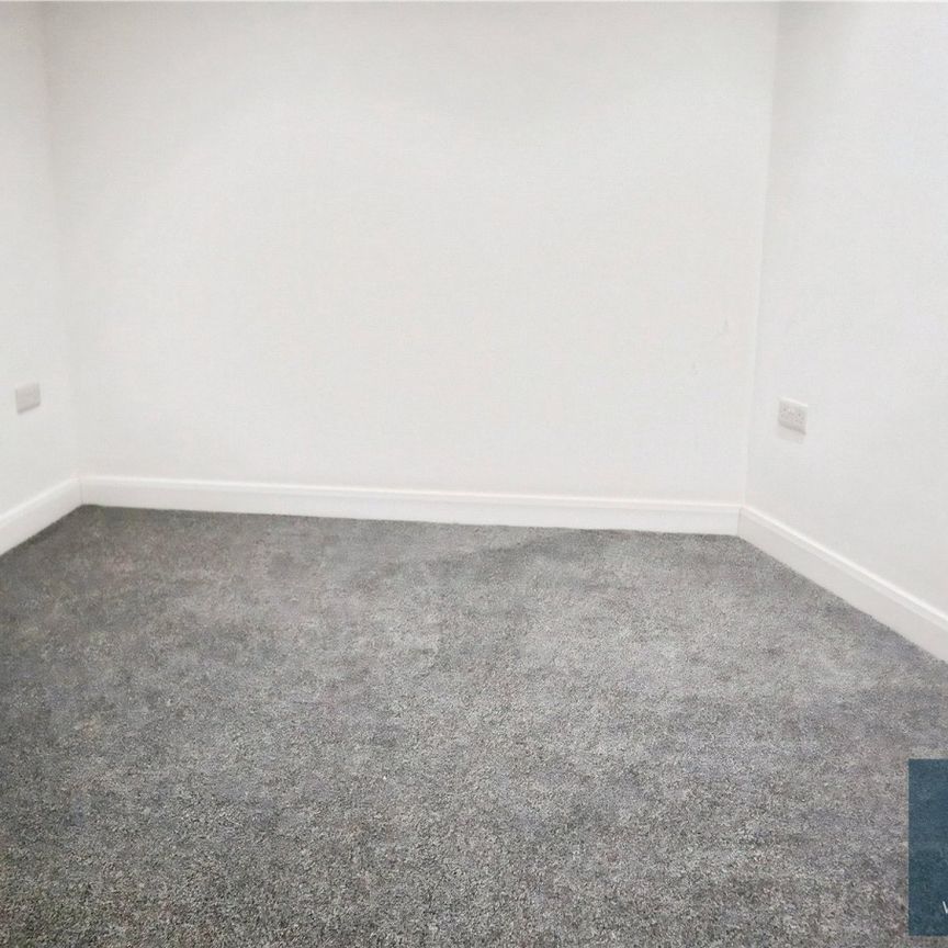 Bradford Road, Batley, WF17 - Photo 1