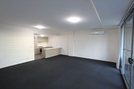 Three Bedroom Apartment - Excellent Location - Photo 5