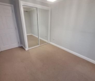 4 bedroom townhouse to rent - Photo 2