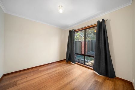 Renovated - Two-bedroom townhouse in great location! - Photo 2