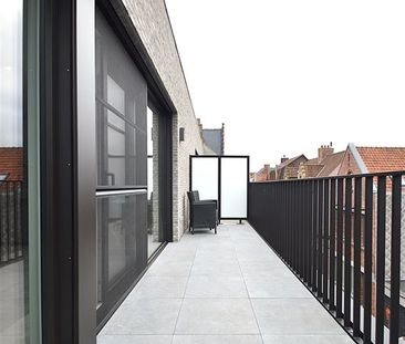 Recent gebouwd appartement met staanplaats te huur in centrum Ieper. - Photo 1