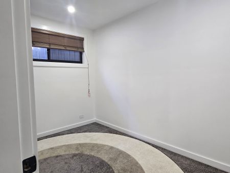 Near New 2 Bedroom Granny Flat&excl;&excl; - Photo 4