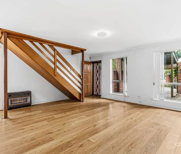 Well appointed 2 bedroom townhouse - Photo 1