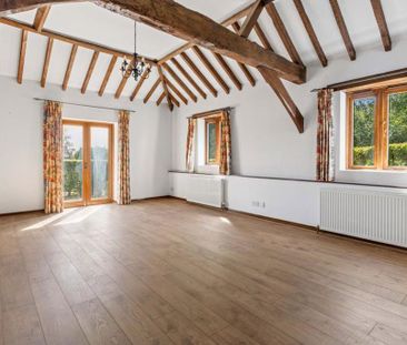 2 bedroom barn conversion to rent - Photo 1