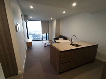 Luxury Fully Furnished 1 Beds 1 Bath with Breathtaking View - Photo 2