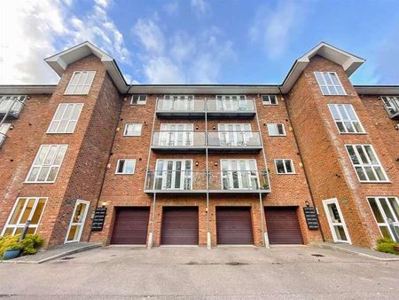 Beachy Head View, St. Leonards, TN38 - Photo 3