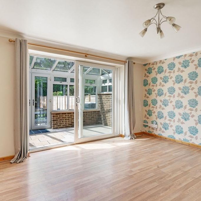 3 bedroom terraced house to rent - Photo 1