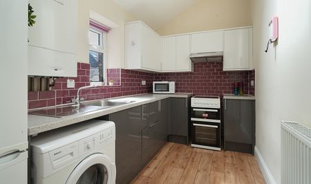 Fantastic 3 bedroom property - Photo 2