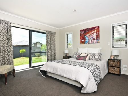 Well presented family home in Huntington - Photo 5