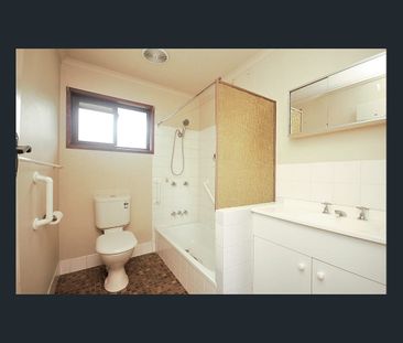 Fully Renovated Bathroom & Spacious Family Living in Prime Nerang L... - Photo 6