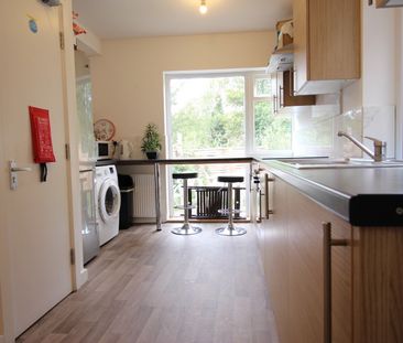 7 Bed Detached House, High Town Road, LU2 - Photo 3