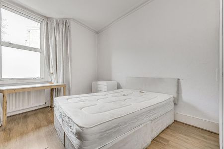 4 bedroom terraced house to rent - Photo 3