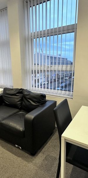 Cleveland Street - Photo 1