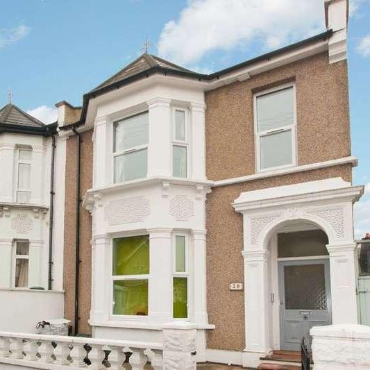 Birkbeck Avenue, Acton, W3 - Photo 1