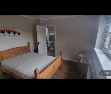 1 bedroom in a house share to rent - Photo 1