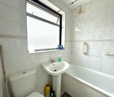 3 bedroom semi-detached house to rent - Photo 6