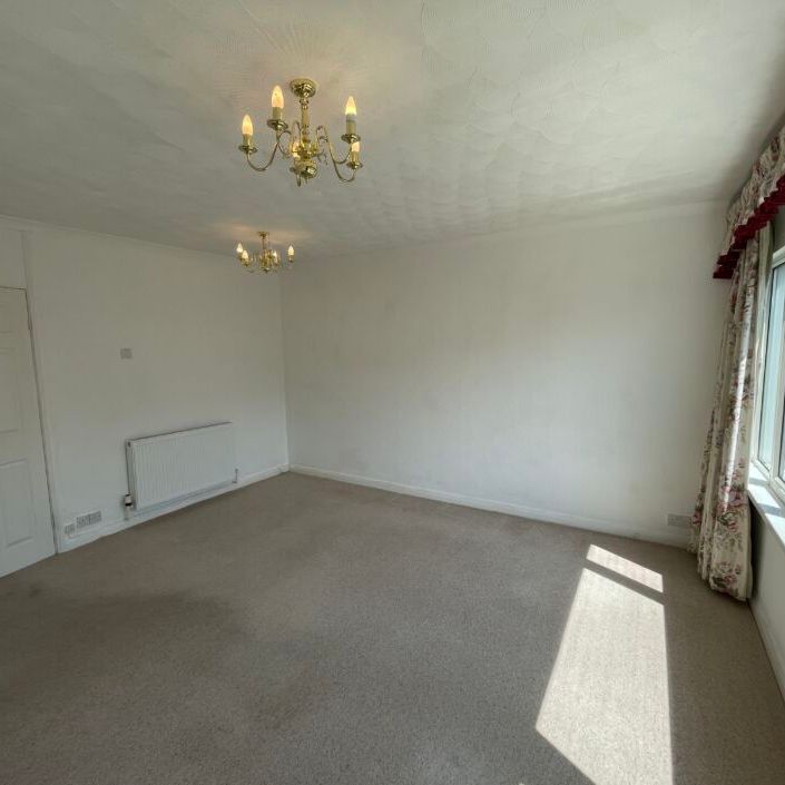 Grove House, Swansea, SA3 - Photo 1