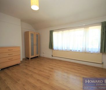 Colindeep Lane, NW9 - Photo 1