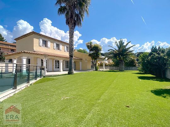 A louer Villa type 8 Marseille 13013 St Mitre Chateau Gombert 6 chambres piscine terrain - Photo 1
