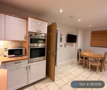 1 bedroom in a house share to rent - Photo 4
