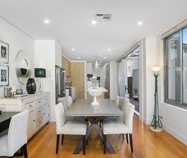 Contemporary four bedroom home in the heart of Rose Bay - Photo 1