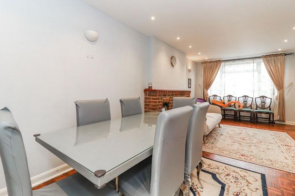 4 bedroom detached house to rent - Photo 1