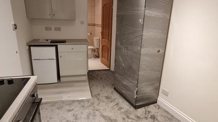 Studio to rent - Photo 5