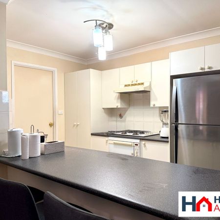 SPACIOUS FAMILY HOME IN A QUIET HINCHINBROOK LOCATION - Photo 3