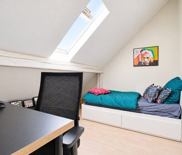 Charme vore ruschtikale Dachwohnig i tiptopem Zuestand ir Länggass - Photo 4