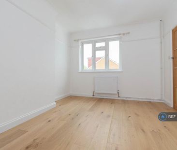 3 bedroom maisonette to rent - Photo 2