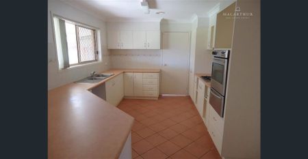 Generous Family Home - Photo 3