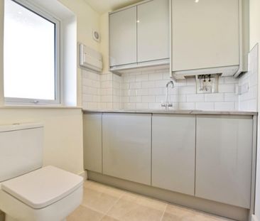 3 bedroom House To Let - Photo 2