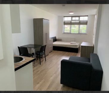 Studio to rent - Photo 1
