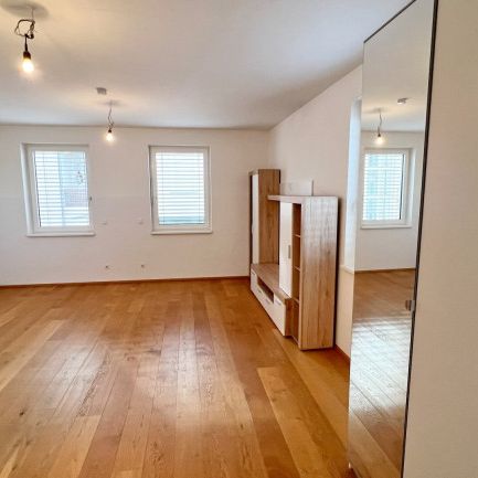 Moderne Wohnkultur in Wiener Neustadt - Charmante 1-Zimmer Wohnung mit Fußbodenheizung und Einbauküche. Bahnhofsnähe! - Photo 1