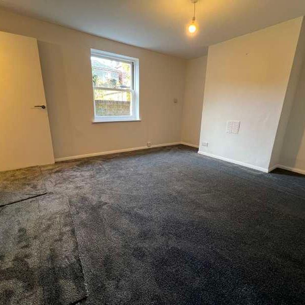 Basement Flat, Christchurch Street, IP4 - Photo 1