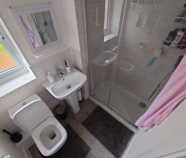 3 bedroom semi-detached house to rent - Photo 6