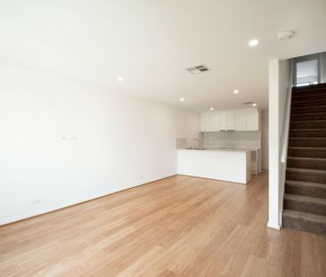 Waterfront Living at The Shoreline Villas! - Photo 3