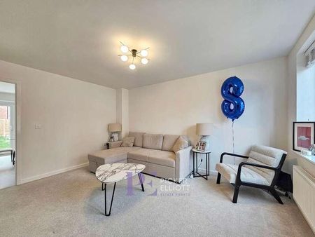 Skylark Road, Hinckley, LE10 - Photo 2