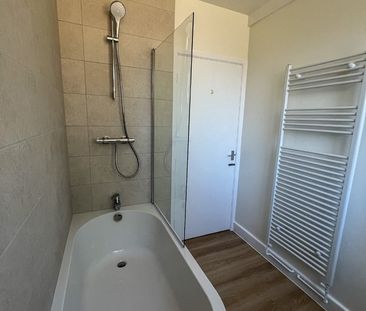 2 Bed Flat, Westover Road, BS9 - Photo 5