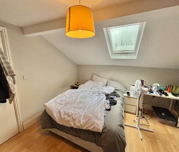 1 bedroom in a house share to rent - Photo 3