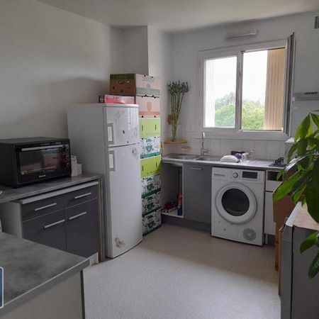 Location Appartement 3 pièces 65m² ANGOULEME 16000 - Photo 3