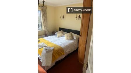 Room for rent in 4-bedroom house in Clontarf, Dublin - Photo 3