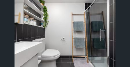 Fully Furnished apartment in the heart of Footscray - Photo 5