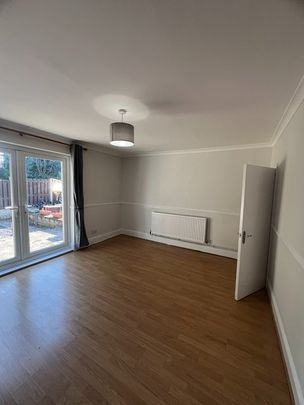 3 Bed Terraced House, Moscar Cottages, S7 - Photo 1