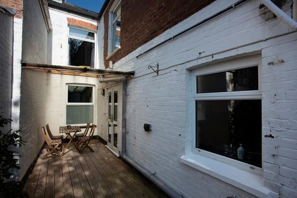 1 bedroom in a house share to rent - Photo 1