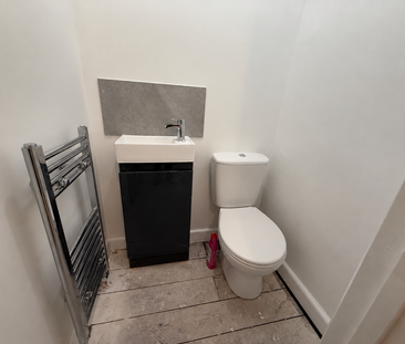 4 bedroom terraced house to rent - Photo 6