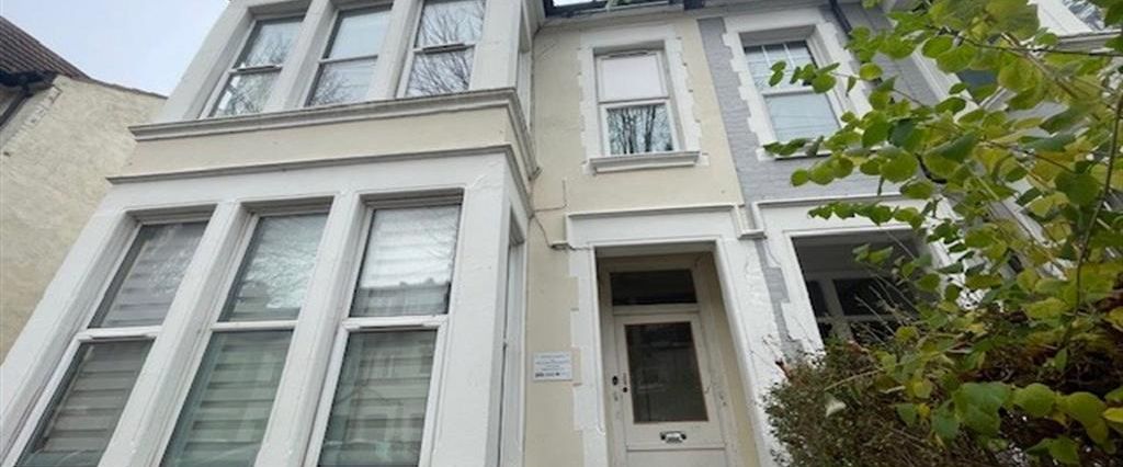 3 bedroom flat to rent - Photo 1