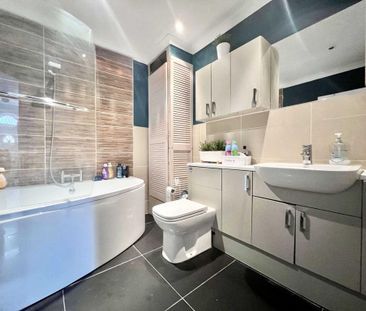 4 bedroom semi-detached house to rent - Photo 2